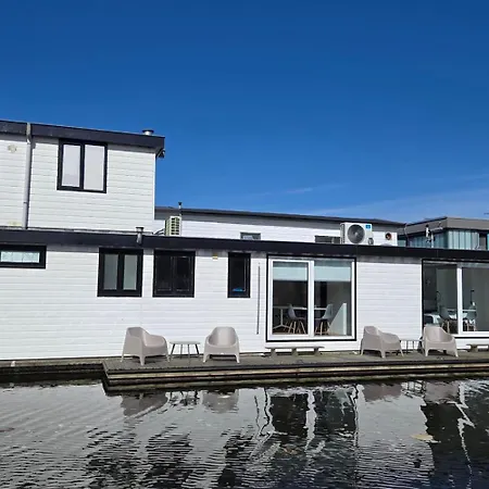 Frühstückspension Houseboat The New - Nieuwe