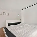 Houseboat The New - Nieuwe Penzion 4*