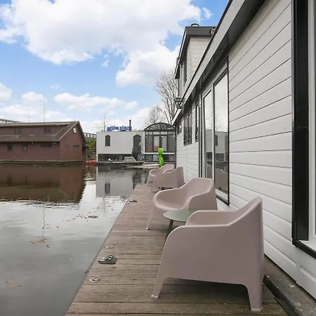 Bed & Breakfast Houseboat The New - Nieuwe *